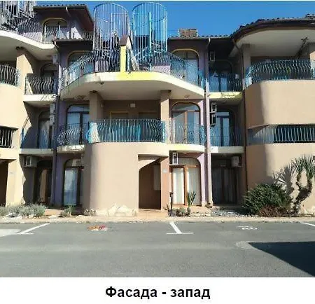 Апартамент Dari Garden градина