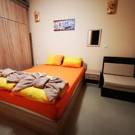 Apartamento Dari Garden градина