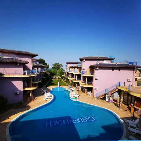 Apartamento Dari Garden градина