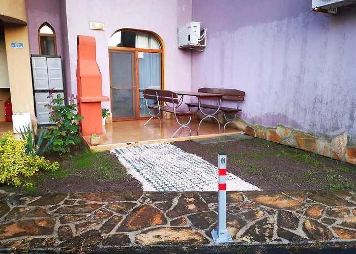 Dari Garden градина Chernomorets