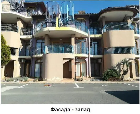 Apartamento Dari Garden градина