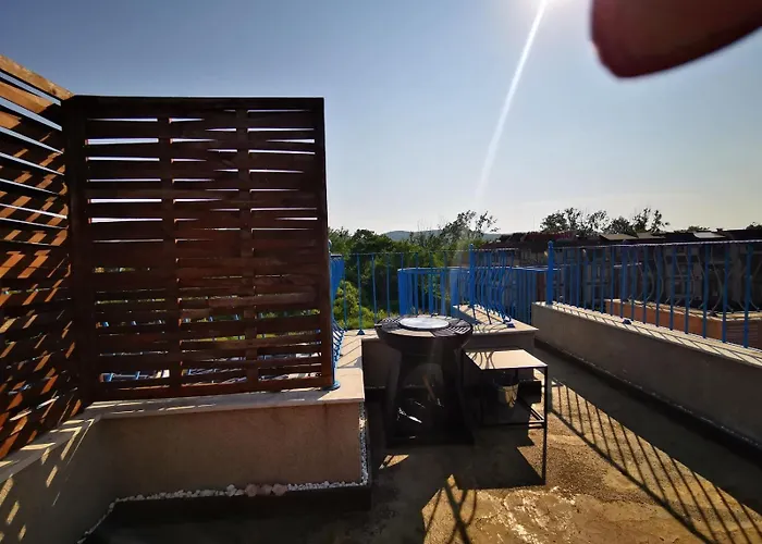 Apartamento Dari Garden градина Chernomorets