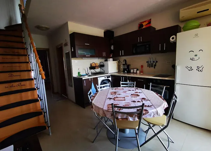 Dari Garden градина Apartamento Chernomorets